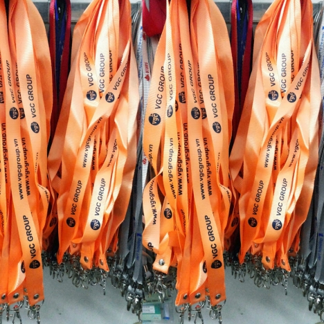 Công ty in dây đeo thẻ Vietbook giới thiệu mẫu dây đẹp, rẻ, bền