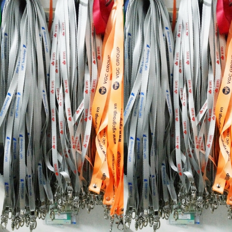 Công ty in dây đeo thẻ Vietbook giới thiệu mẫu dây đẹp, rẻ, bền