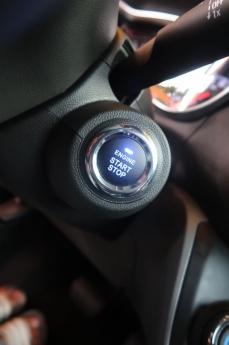 Fadil sang trọng nhờ Start Stop Smartkey