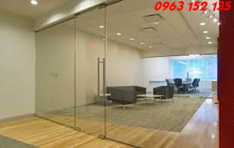 Vách kính cường lực chất lượng giá tốt