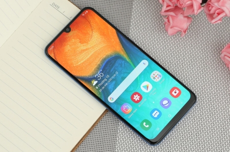 Samsung Galaxy A30s giá siêu rẻ chỉ 4tr690k