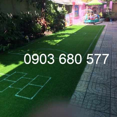 Cỏ nhân tạo trang trí cho trường mầm non, sân bóng đá, sân golf