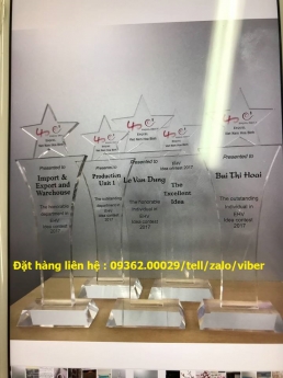 Kỷ niệm chương bằng mica Đài Loan giá rẻ