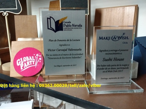 Kỷ niệm chương bằng mica Đài Loan giá rẻ