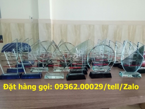 Kỷ niệm chương bằng mica Đài Loan giá rẻ