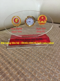 Kỷ niệm chương bằng mica Đài Loan giá rẻ