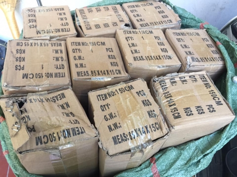 Cây thông Noel kèm phụ kiện trang trí  1.5 mét