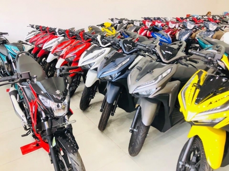 Bên cửa hàng chúng tôi cần bán em Vario  150 Đười 2019   Mới 100% hàng Nhập Khẩu 