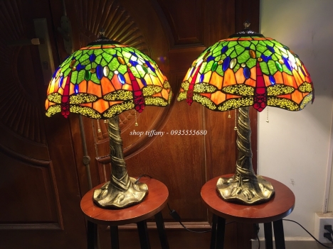 Giao lưu đôi đèn Tiffany hoạ tiết chuồn chuồn.