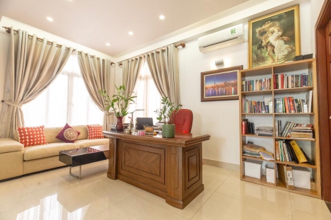 Tôi chính chủ cần bán gấp nhà MT trần nhật duật phường tân định quận 1. dt 5x16m, giá 22,5 tỷ