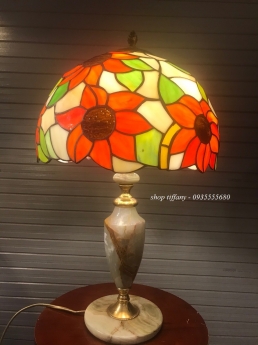 Đèn Tiffany châu âu hoạ tiết hoa hướng dương.