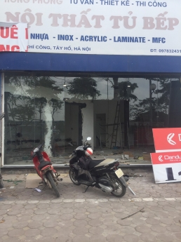 Tiêu chuẩn các loại vách kính cường lực cửa hàng