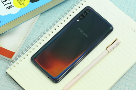 Siêu sale Samsung Galaxy A70 giá cực rẻ tại Dĩ An