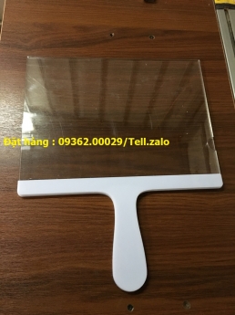 Biển đón cầm tay giá rẻ bằng mica Đài Loan