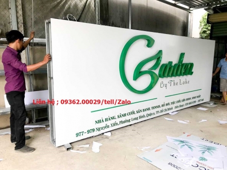Biển quảng cáo hoành tráng bằng mica Đài Loan.
