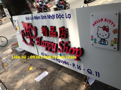 Biển quảng cáo hoành tráng bằng mica Đài Loan.
