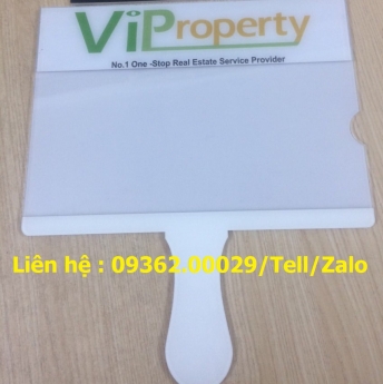 Biển đón cầm tay giá rẻ bằng mica Đài Loan