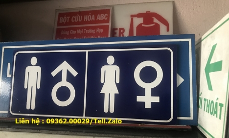 Biển toilet - biển WC, Biển nhà vệ sinh bằng mica