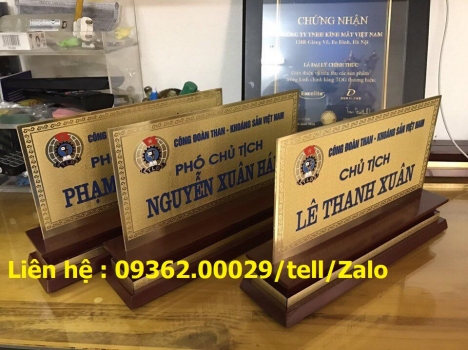 Biển chức danh bằng mica Đài Loan siêu sang chảnh.