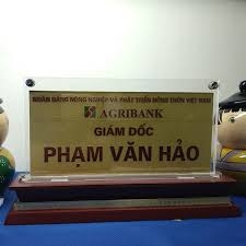 Biển chức danh bằng mica Đài Loan siêu sang chảnh.