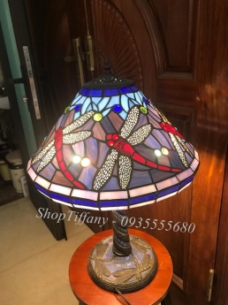 Đèn Tiffany chuồn chuồn bay tím