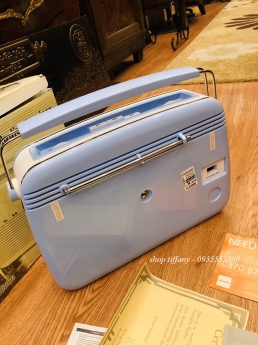 Radio Bush đến từ Anh quốc.