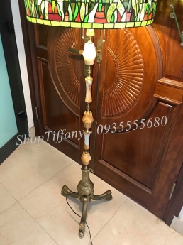 Đèn Tiffany họa tiết hoa Tuylip