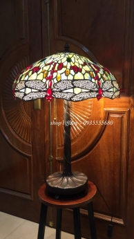 Đèn bàn chuồn chuồn Tiffany Mỹ.