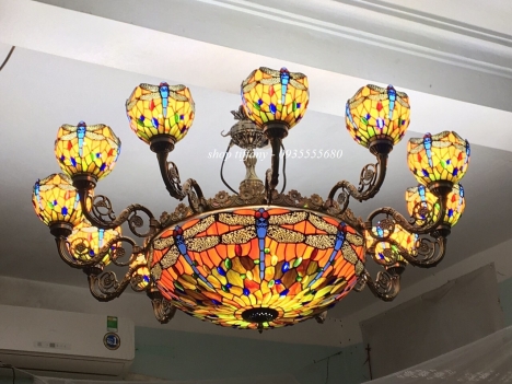 Giao lưu đầu xuân bộ đèn chùm tiffany hoạ tiết chuồn chuồn.