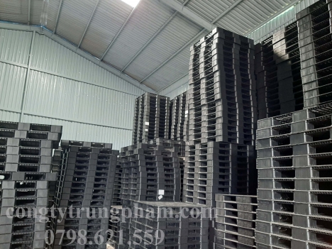 Pallet nhựa cũ - mới có độ bền cao, pallet nhựa chuyên dùng