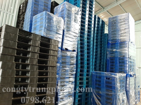 Pallet nhựa cũ - mới có độ bền cao, pallet nhựa chuyên dùng