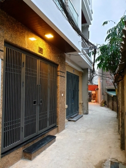 Gia đình tôi cần bán 38,2m2x5T tại số 38A ngách 8 ngõ 310 Cổ Nhuế - Hanoi