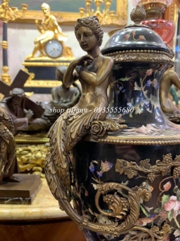 Cặp bình cup gốm Bỉ hoa văn vẽ tay