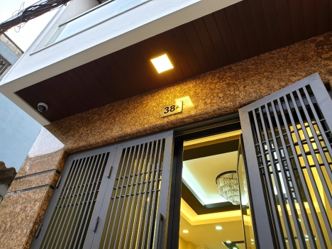 Gia đình tôi cần bán 38,2m2x5T tại số 38A ngách 8 ngõ 310 Cổ Nhuế - Hanoi