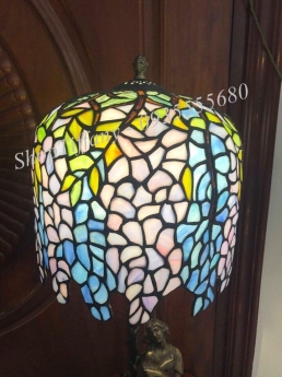 Đèn Tiffany họa tiết hoa đậu rủ của Pháp