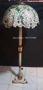 Cây đèn tiffany xưa của Mỹ.
