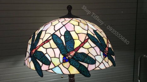 Đèn sàn tiffany họa tiết chuồn chuồn bay