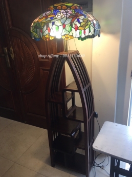 Đèn sàn Tiffany độc lạ.