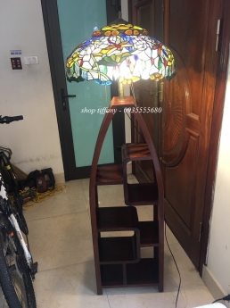 Đèn sàn Tiffany độc lạ.
