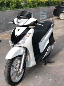 Cần thanh lý gấp SH300i đủ màu không qua hải quan giá rẻ