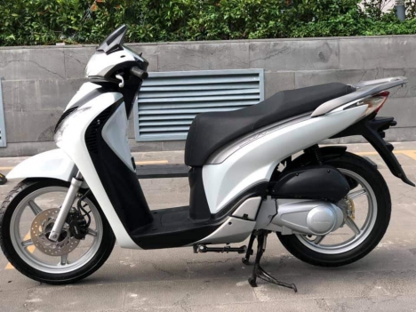 Cần thanh lý gấp SH300i đủ màu không qua hải quan giá rẻ