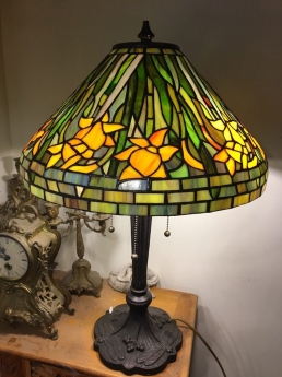 Đèn Tiffany hoa leo xuất xứ Mỹ