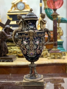 Cặp bình gốm mạ đồng từ Bỉ