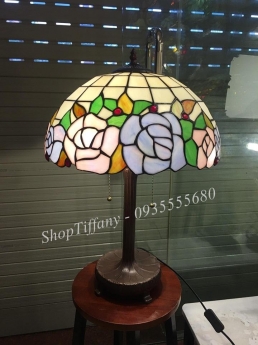 Đèn Tiffany họa tiết hoa hồng