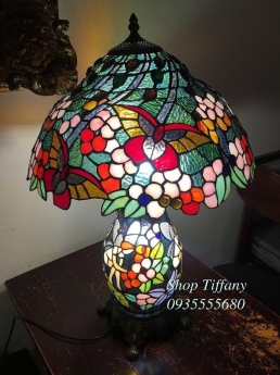 Đèn tiffany hai thân họa tiết hoa bướm