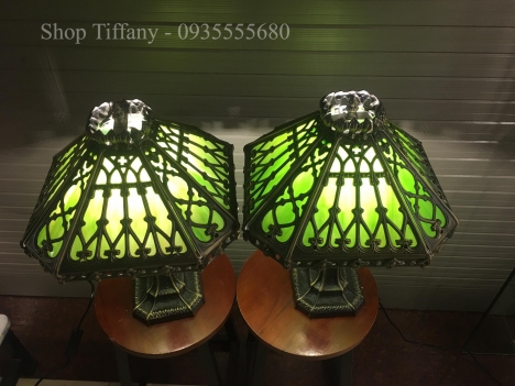 Đèn bàn tiffany họa tiết ô cửa sổ cổ