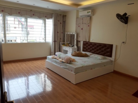 BÁN NHÀ ĐẸP MT 5M NGÕ 135 ĐỘI CẤN, RẤT THUẬN LỢI KINH DOANH SỔ ĐỎ CC