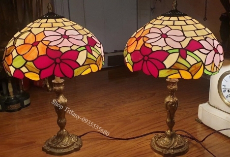 Đôi đèn bàn Tiffany họa tiết hoa Đức