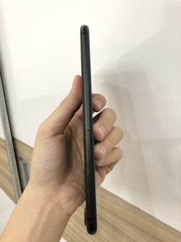 Bán lại giá rẻ iPhone 7plus 32GB quốc tế đen nhám