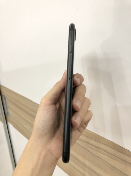 Bán lại giá rẻ iPhone 7plus 32GB quốc tế đen nhám